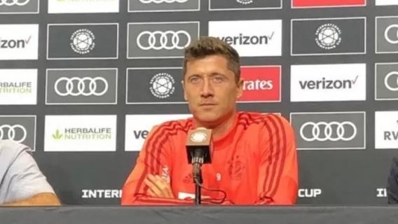 Robert Lewandowski krytykuje Bayern