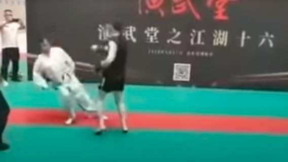 MMA Mistrz kung-fu